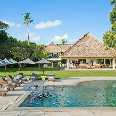 Villa Atas Ombak