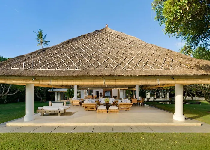 Villa Atas Ombak