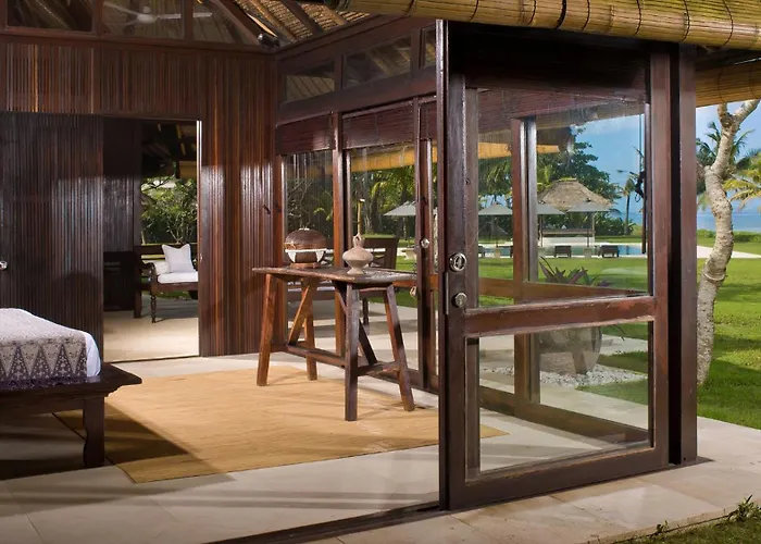 Villa Atas Ombak *
