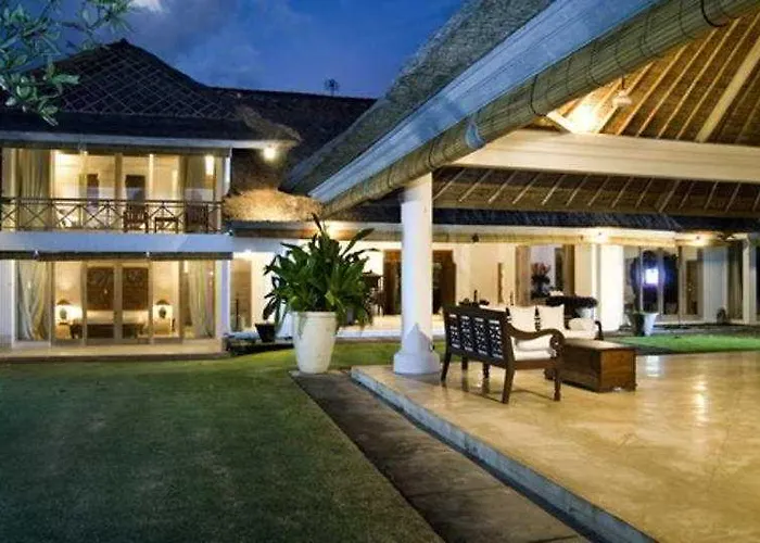 Atas Ombak Villa *